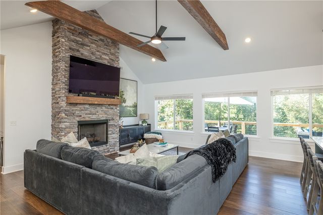 15 Cherhill Drive, Bella Vista, AR 72714