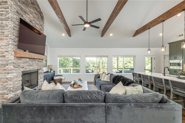 15 Cherhill Drive, Bella Vista, AR 72714