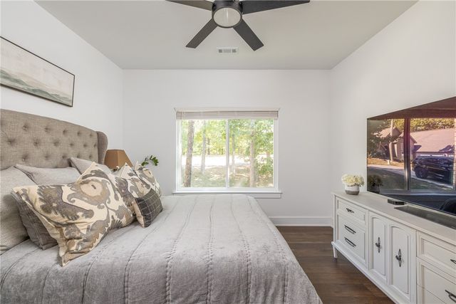 15 Cherhill Drive, Bella Vista, AR 72714