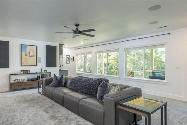 15 Cherhill Drive, Bella Vista, AR 72714