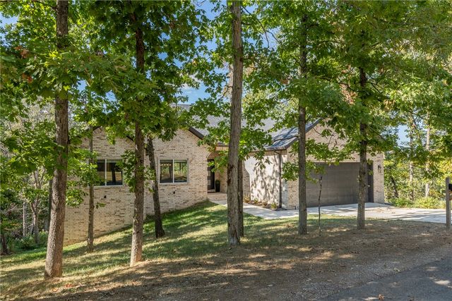 15 Cherhill Drive, Bella Vista, AR 72714