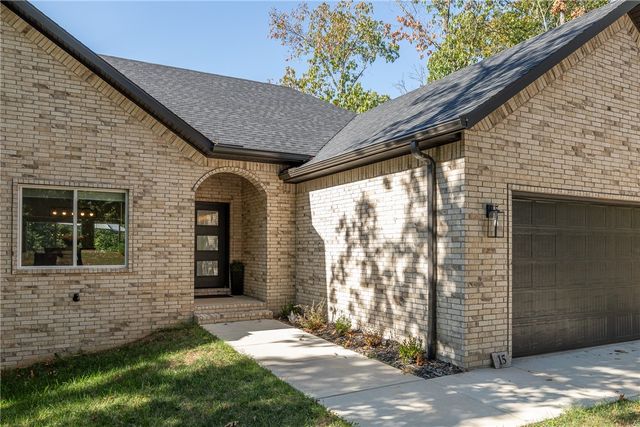 15 Cherhill Drive, Bella Vista, AR 72714