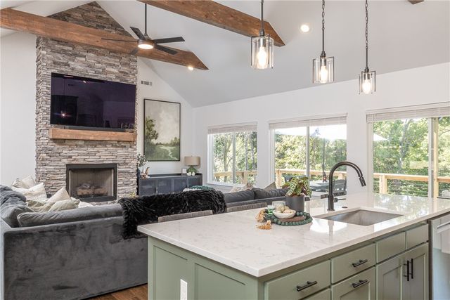 15 Cherhill Drive, Bella Vista, AR 72714