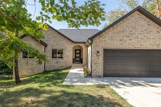 15 Cherhill Drive, Bella Vista, AR 72714