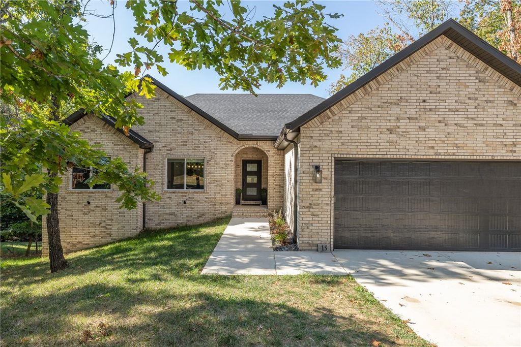 15 Cherhill Drive, Bella Vista, AR 72714