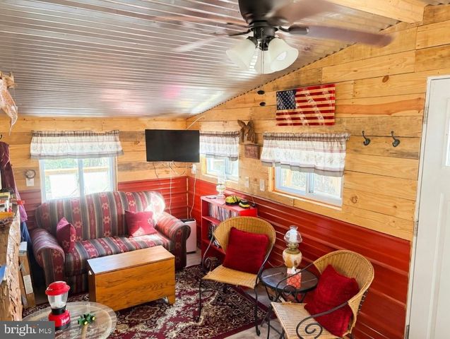 465 MILTONBERGER RD, Orrtanna, PA 17353