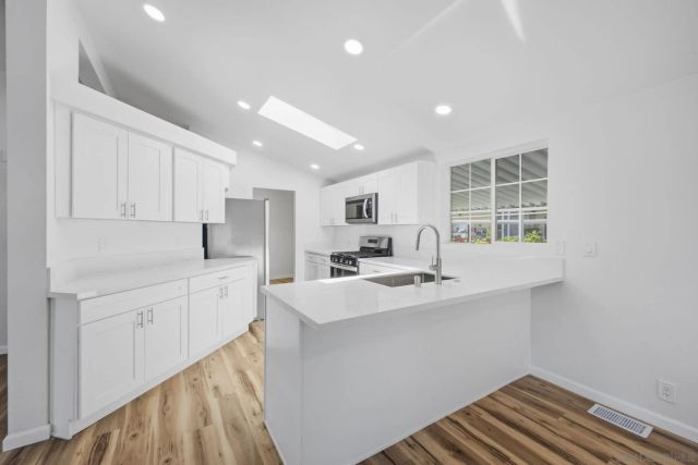 2550 E Valley Pkwy 77, Escondido, CA 92027