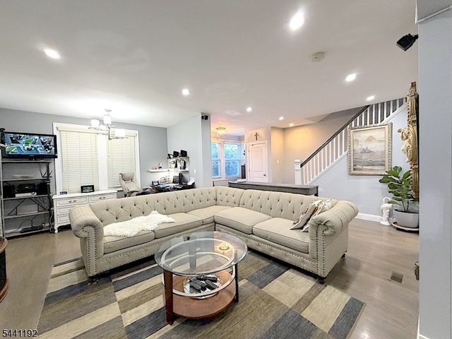 2076 Berwyn St, Union Twp., NJ 07083