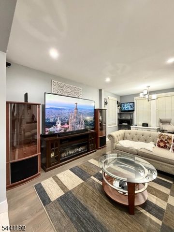 2076 Berwyn St, Union Twp., NJ 07083