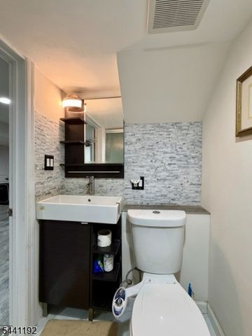 2076 Berwyn St, Union Twp., NJ 07083