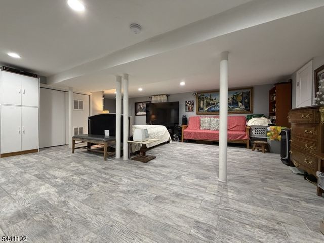 2076 Berwyn St, Union Twp., NJ 07083