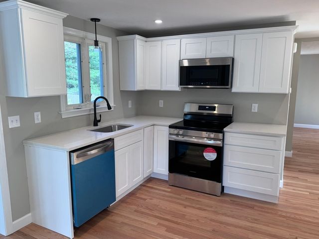 74 Sherwood Cir, East Bridgewater, MA 02333