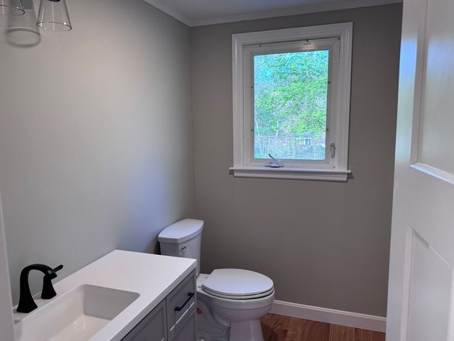 74 Sherwood Cir, East Bridgewater, MA 02333