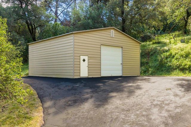 13630 Dry Creek Rd, Auburn, CA 95602