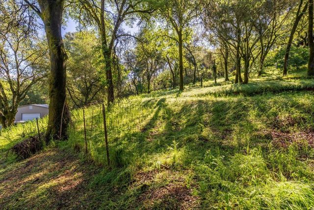 13630 Dry Creek Rd, Auburn, CA 95602