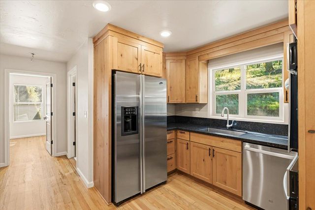 13630 Dry Creek Rd, Auburn, CA 95602