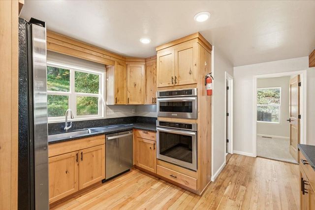 13630 Dry Creek Rd, Auburn, CA 95602