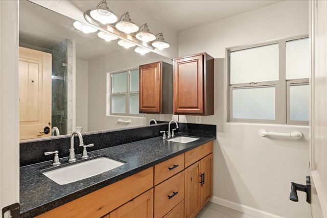 13630 Dry Creek Rd, Auburn, CA 95602