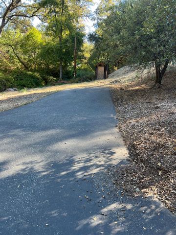 13630 Dry Creek Rd, Auburn, CA 95602