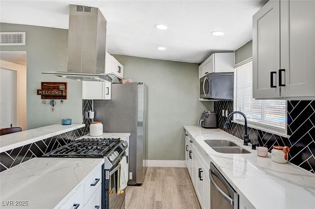 1424 Teton Street, Las Vegas, NV 89101