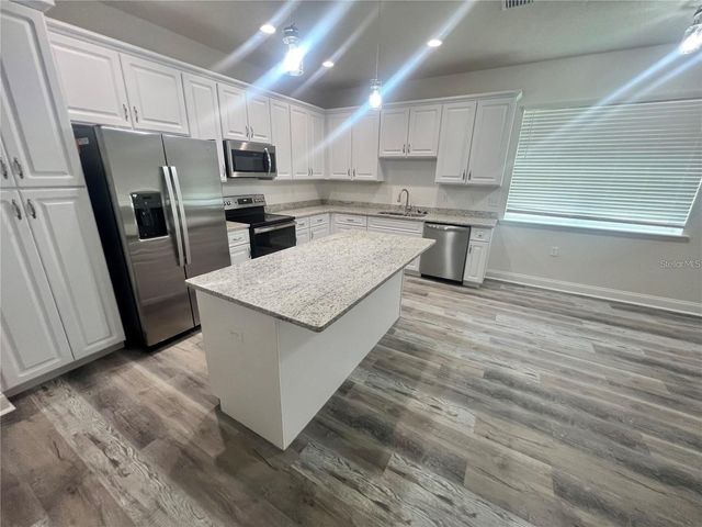 408 S MAIN AVENUE, Groveland, FL 34736