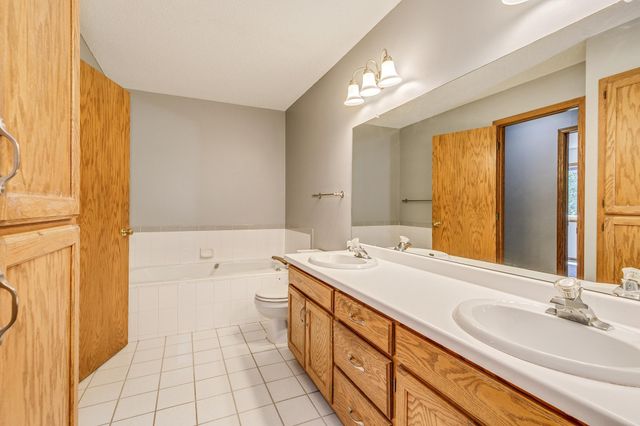 3167 Manitou Drive 7, White Bear Lake, MN 55110