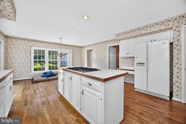 375 COUNTRY LN, Phoenixville, PA 19460