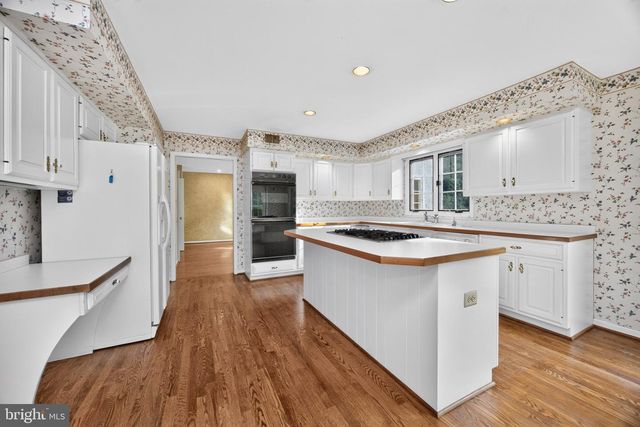 375 COUNTRY LN, Phoenixville, PA 19460