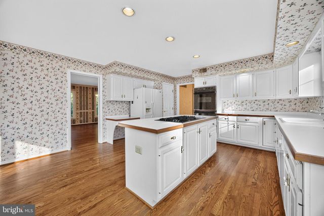 375 COUNTRY LN, Phoenixville, PA 19460