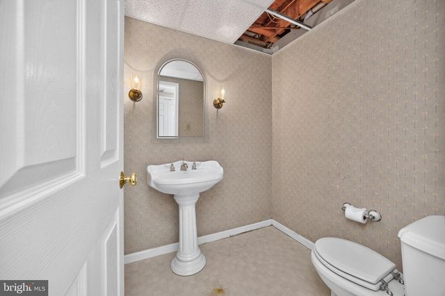 375 COUNTRY LN, Phoenixville, PA 19460