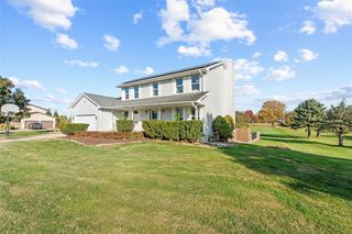 5854 Wells Ln, Cedar Rapids, IA 52411