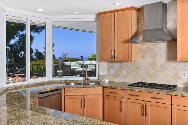 1948 Caminito El Canario, La Jolla, CA 92037