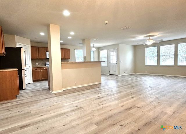 5509 Columbia Drive, Cibolo, TX 78108