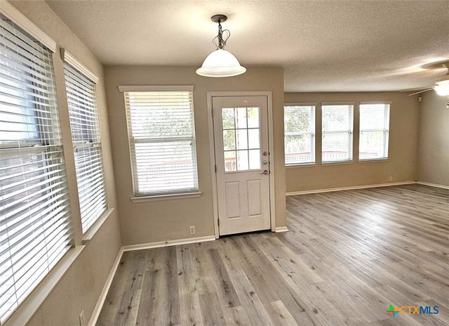 5509 Columbia Drive, Cibolo, TX 78108