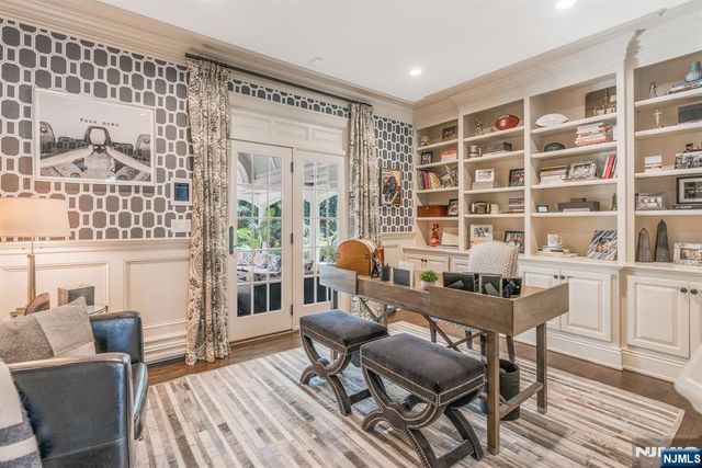390 Lavelle Court, Wyckoff, NJ 07481