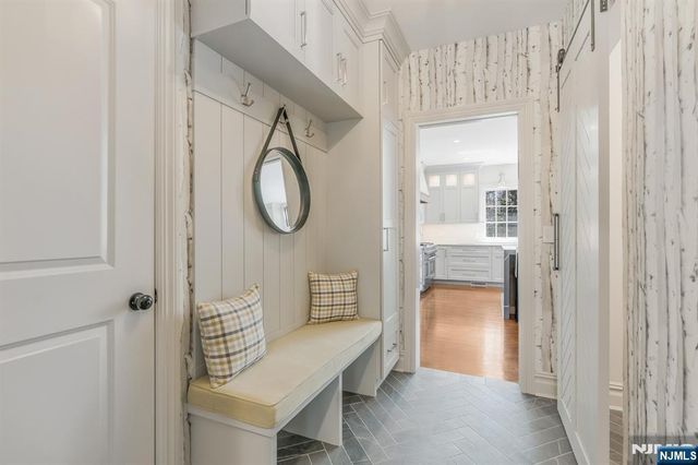 390 Lavelle Court, Wyckoff, NJ 07481