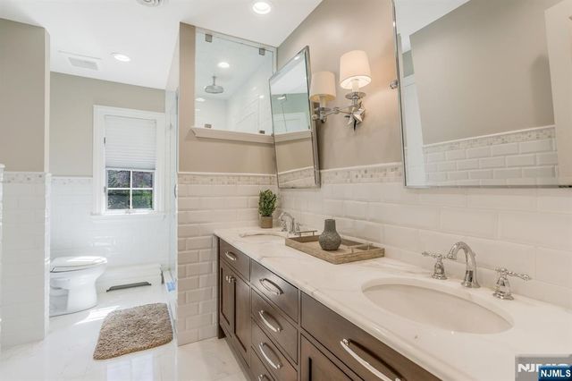 390 Lavelle Court, Wyckoff, NJ 07481