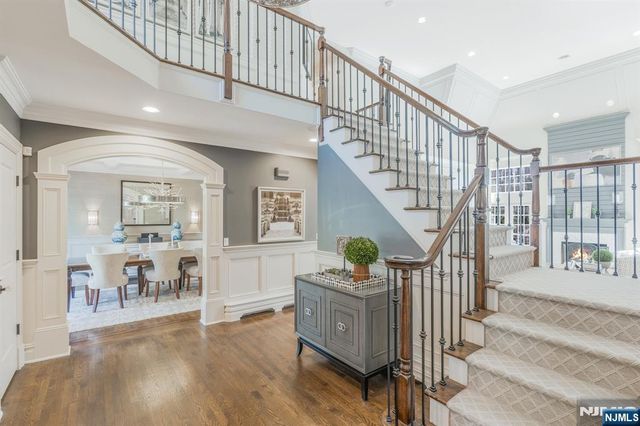 390 Lavelle Court, Wyckoff, NJ 07481
