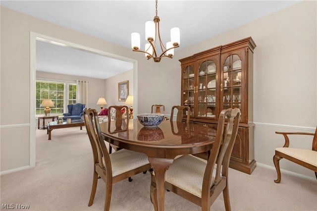 2808 W Asplin Drive, Rocky River, OH 44116