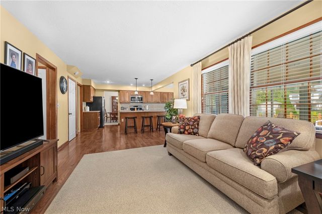 2808 W Asplin Drive, Rocky River, OH 44116