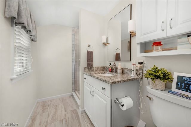 2808 W Asplin Drive, Rocky River, OH 44116
