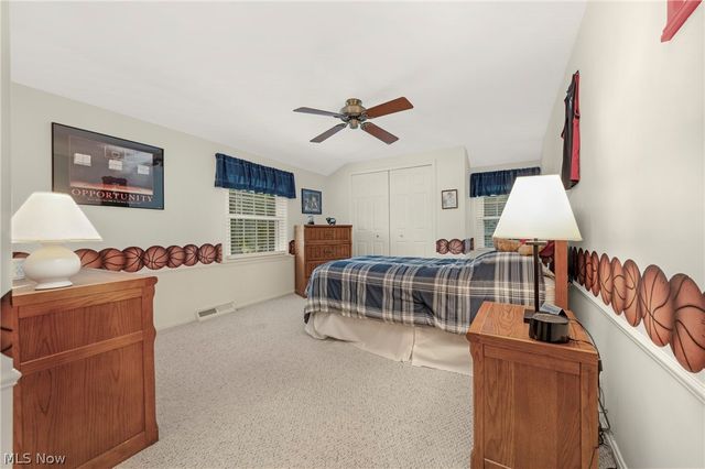2808 W Asplin Drive, Rocky River, OH 44116