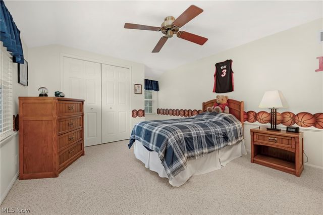 2808 W Asplin Drive, Rocky River, OH 44116
