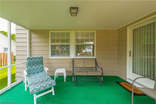 2808 W Asplin Drive, Rocky River, OH 44116