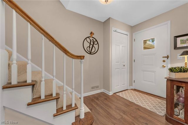 2808 W Asplin Drive, Rocky River, OH 44116