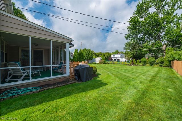 2808 W Asplin Drive, Rocky River, OH 44116