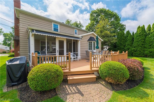 2808 W Asplin Drive, Rocky River, OH 44116