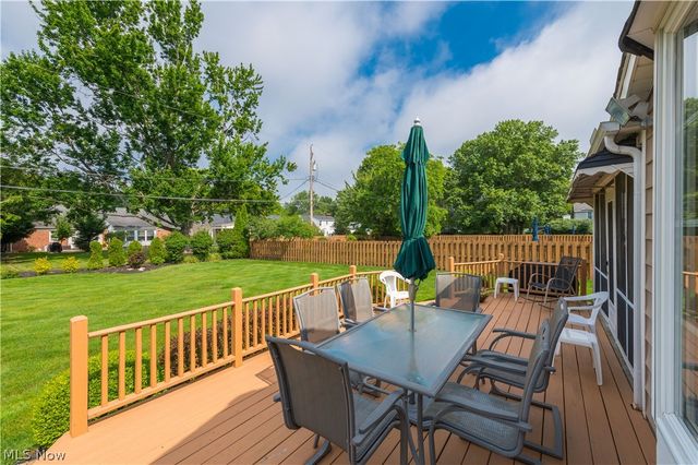 2808 W Asplin Drive, Rocky River, OH 44116