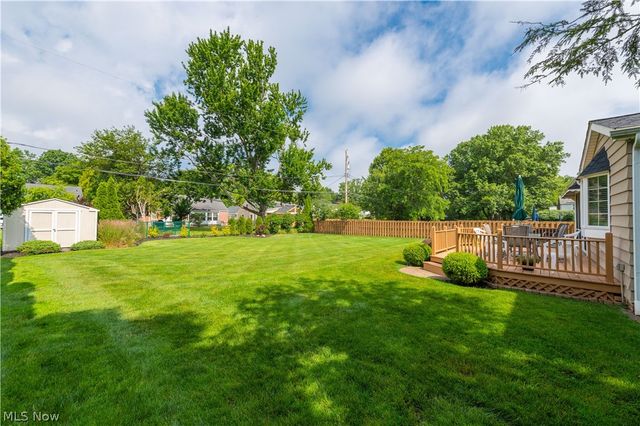 2808 W Asplin Drive, Rocky River, OH 44116