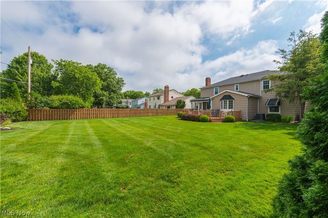 2808 W Asplin Drive, Rocky River, OH 44116